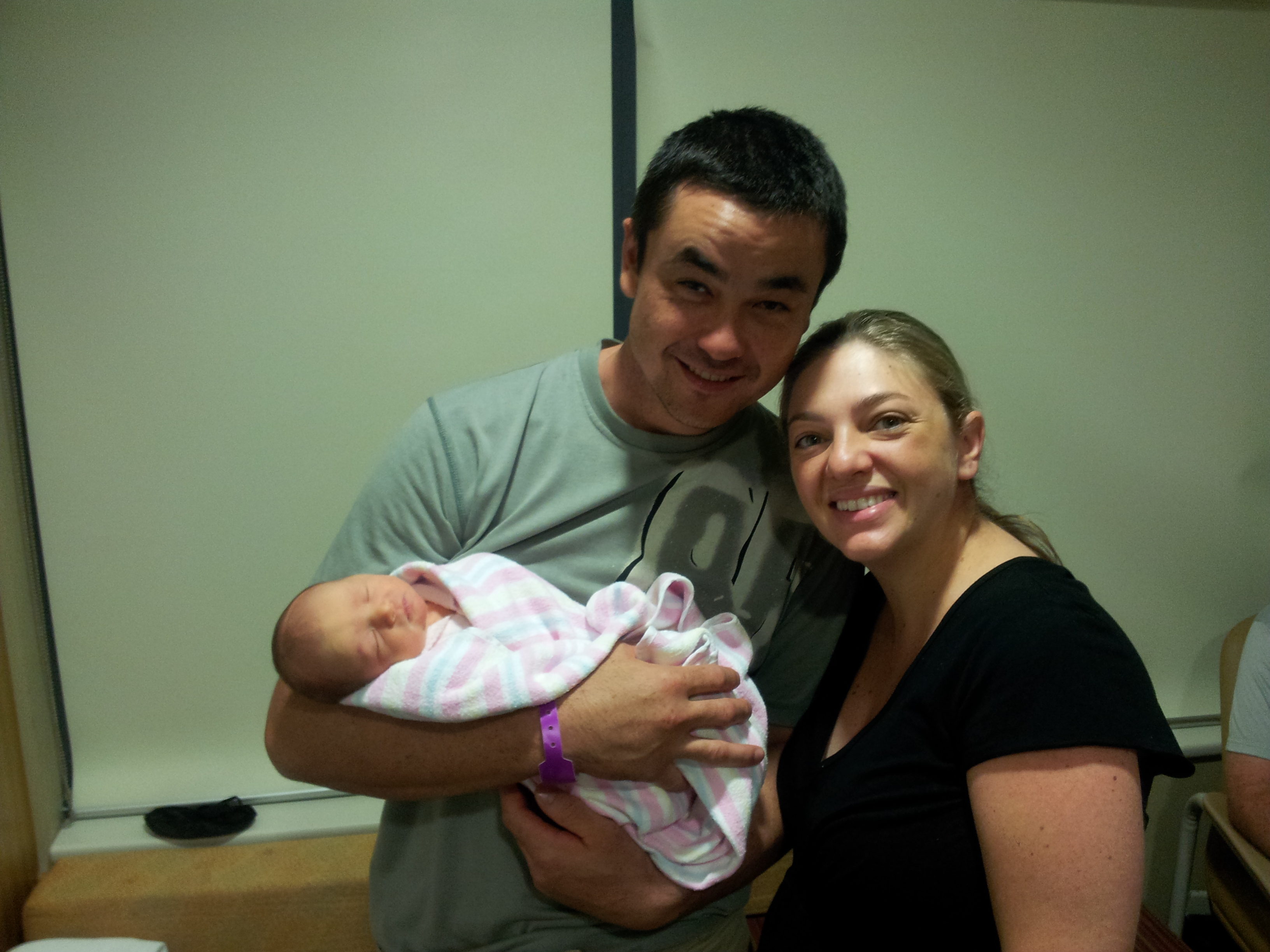 Nick & Amanda with new baby 2013 002